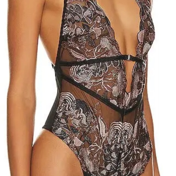 Thistle and Spire Chantrelle Bodysuit Black Rose Gold Size Large - Picture 4 of 6